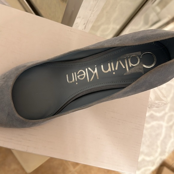 Calvin Klein Gayle light blue pointed toe pump size 10 - Picture 2 of 3